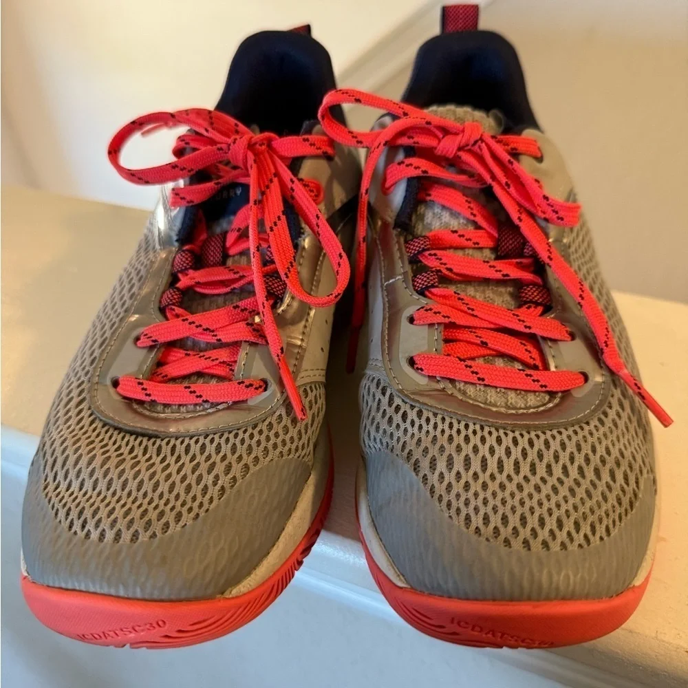 Under Armour Curry GS 3Z6 Big Kids Size 4.5